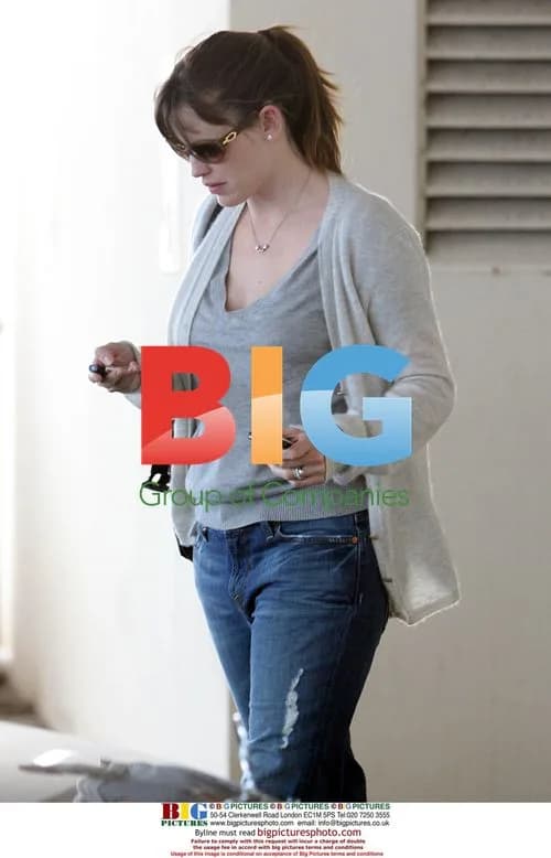 Jennifer Garner with newborn baby and daughter