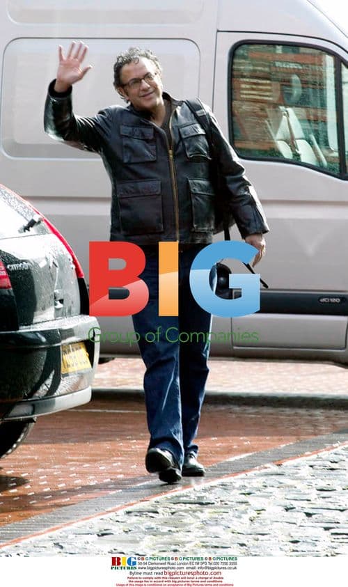 Coronation Street Cast on Set