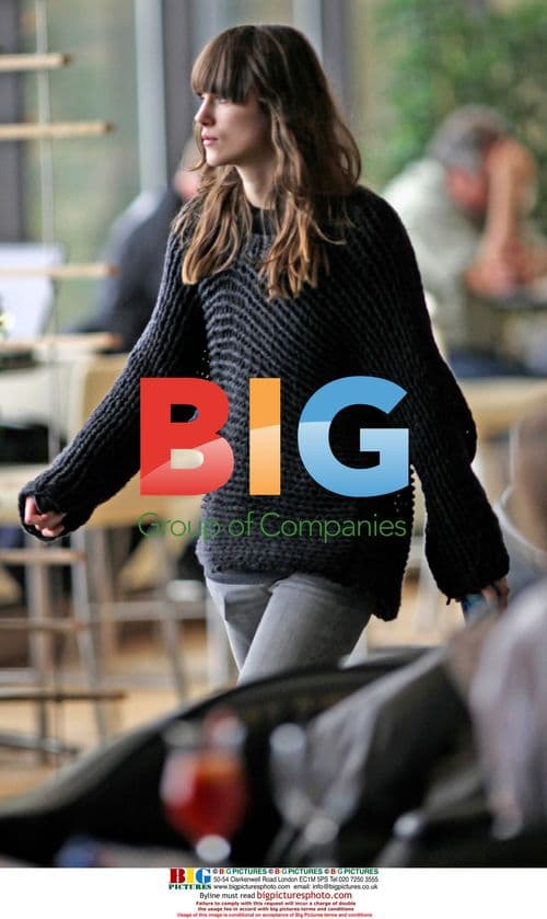 Keira Knightley relaxes at Calgary airport