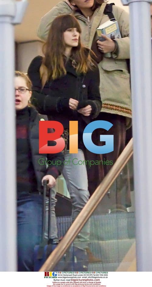 Keira Knightley arrives to visit boyfriend in Regina