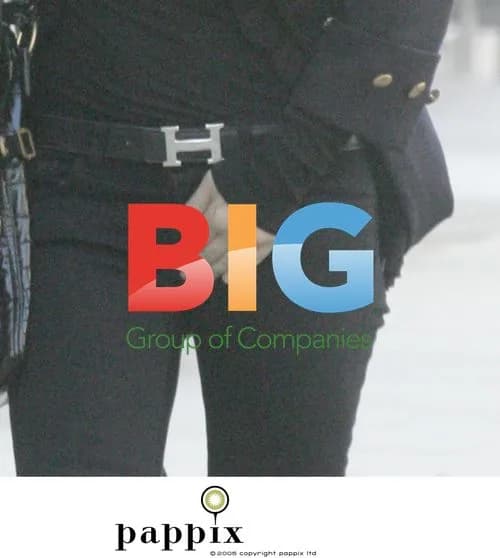 Meg Matthews adjusts jeans in public