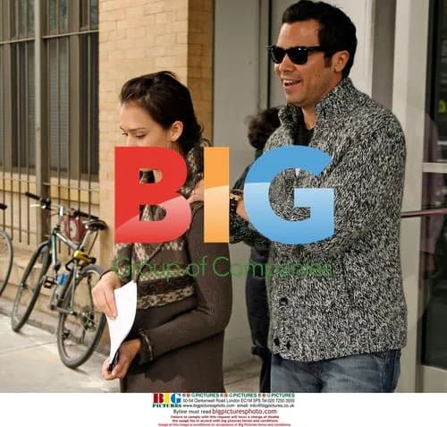 Jessica Alba and husband house hunting