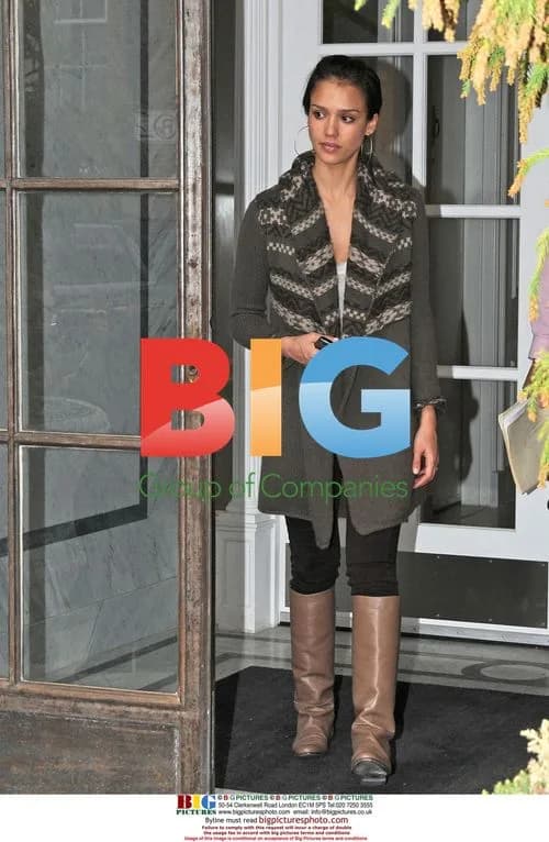 Jessica Alba house hunting in NYC