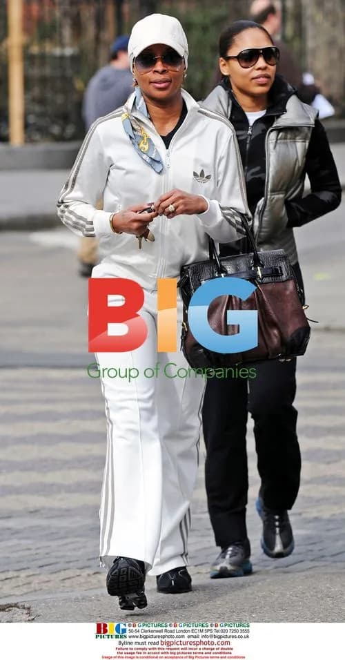 Mary J. Blige in Sporty Tracksuit