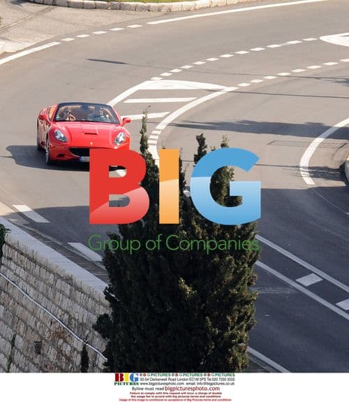 Ashton Kutcher films "Five Killers" in France