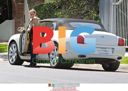 Jennifer Love Hewitt spotted after Cabo trip