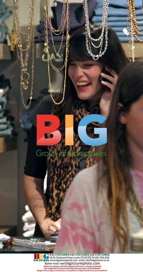 Liv Tyler Shopping in Malibu