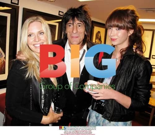 Ronnie Wood paints girlfriend Ekaterina Ivanova