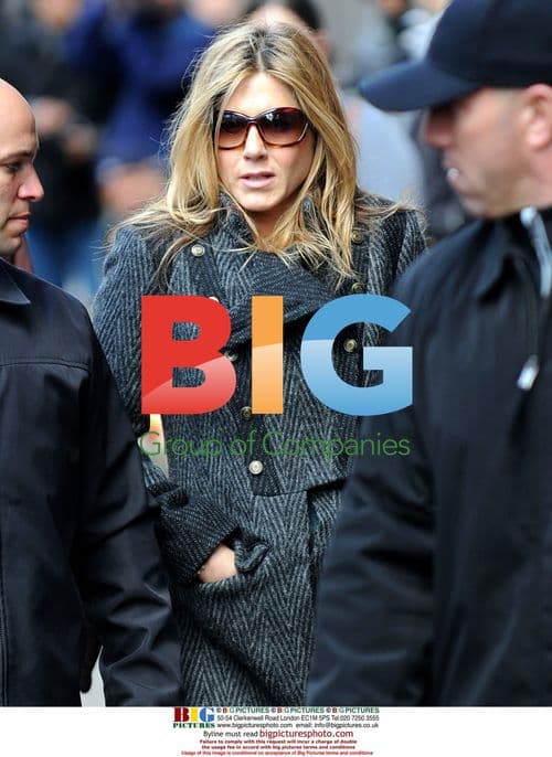 Jennifer Aniston on set of 'The Baster'