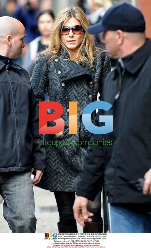 Jennifer Aniston on set of 'The Baster'