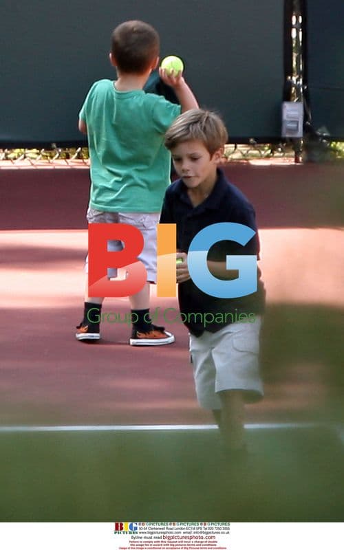 Victoria Beckham takes kids to tennis practice