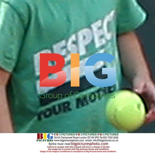 Victoria Beckham takes kids to tennis practice