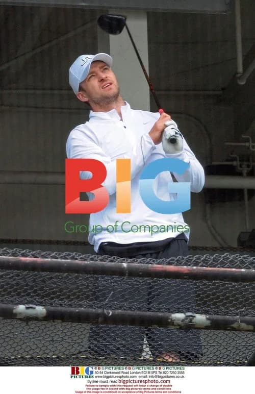 Justin Timberlake golfing in NYC