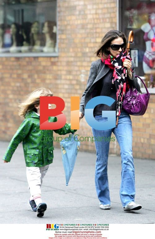Sarah Jessica Parker Takes Son to School