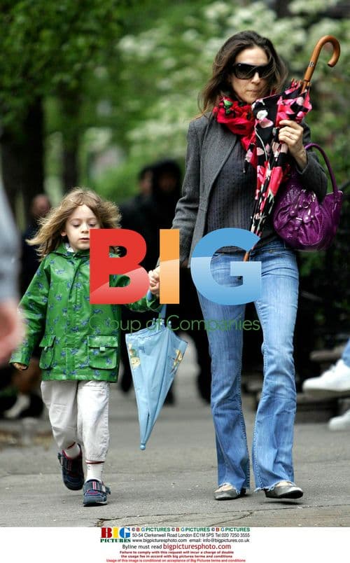 Sarah Jessica Parker takes son to school