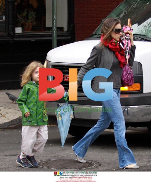 Sarah Jessica Parker takes son to school