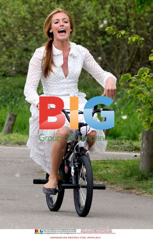 Cat Deeley and Gary Lineker film Walkers advert