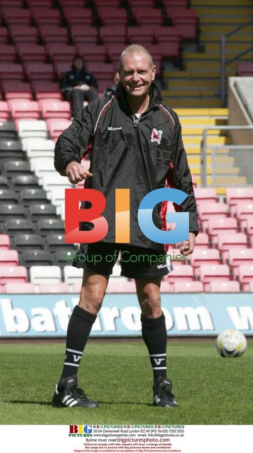 Paul Gascoigne plays in charity match