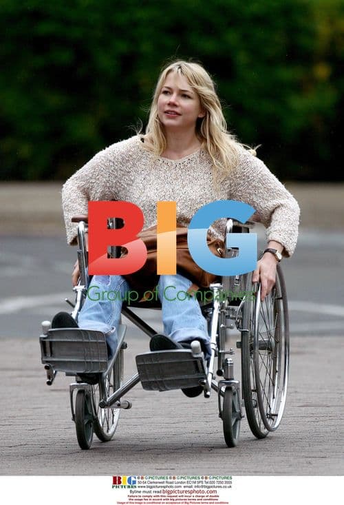 Michelle Williams on set of 'Blue Valentine'