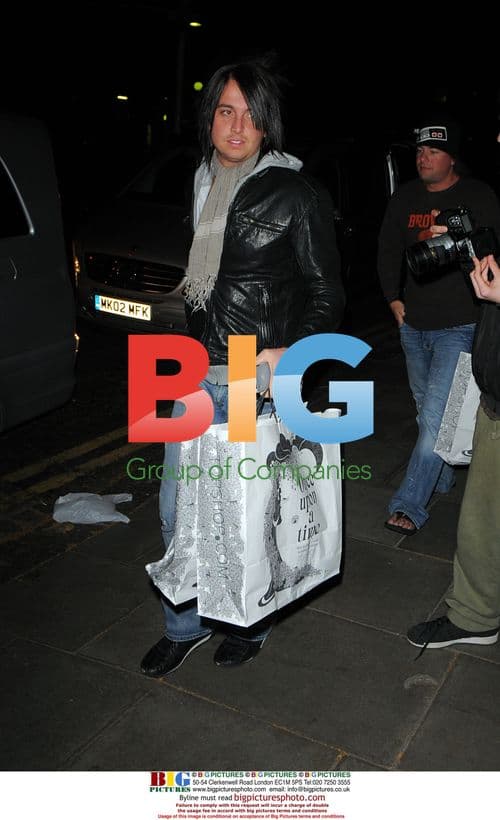 Taylor Swift at Guy Richie's bar