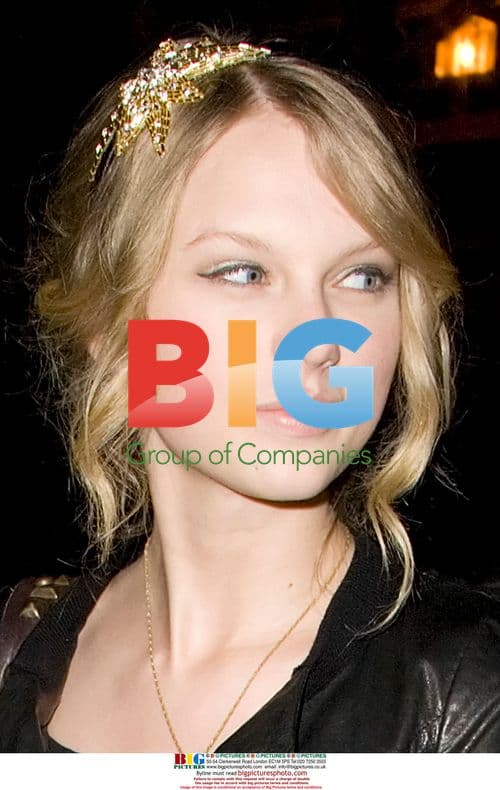 Taylor Swift at Ritchie's Pub in London