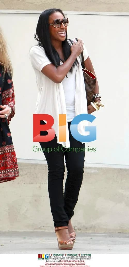 Alexandra Burke Gets Nails Done in LA