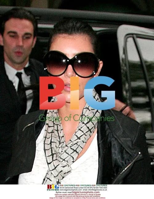Kim Kardashian Arriving at NYC Hotel