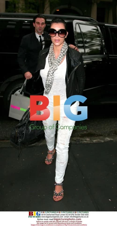 Kim Kardashian Arrives at NYC Hotel