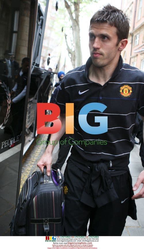 Manchester United Players Leave Hotel