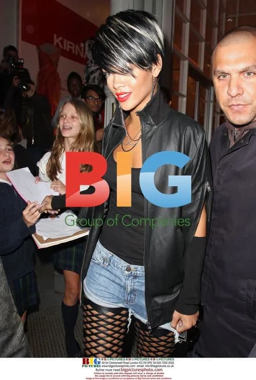 Rihanna shops in Soho, NYC