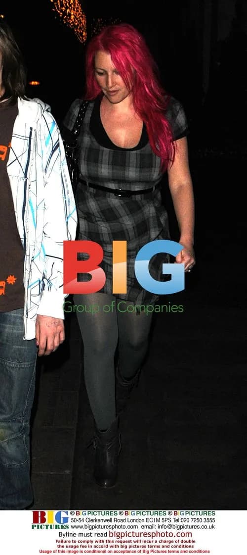 Jonathan Ross and family leave hotel