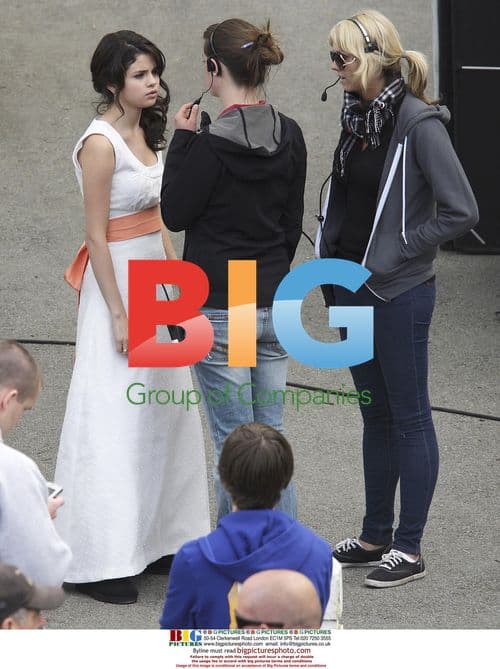 Selena Gomez and Joey King on 'Ramona and Beezus' set