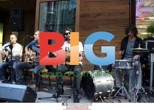 Jay Lyon and Tamarama perform in Sydney