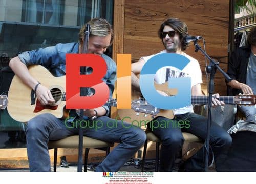 Jay Lyon and Tamarama perform in Sydney