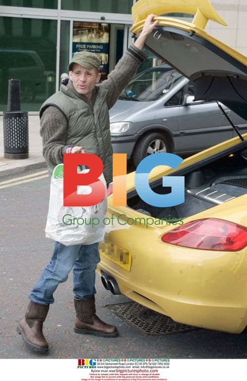 Fashion Guru Julian Bennett Unloads Shopping