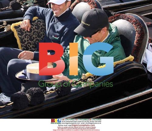 Lance Armstrong and Italian cyclists in Venice