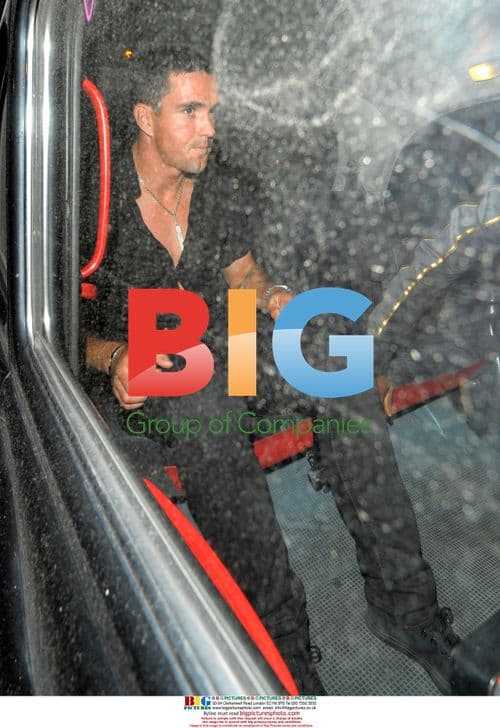 Cricketers Pietersen and Gayle Spotted Out in London