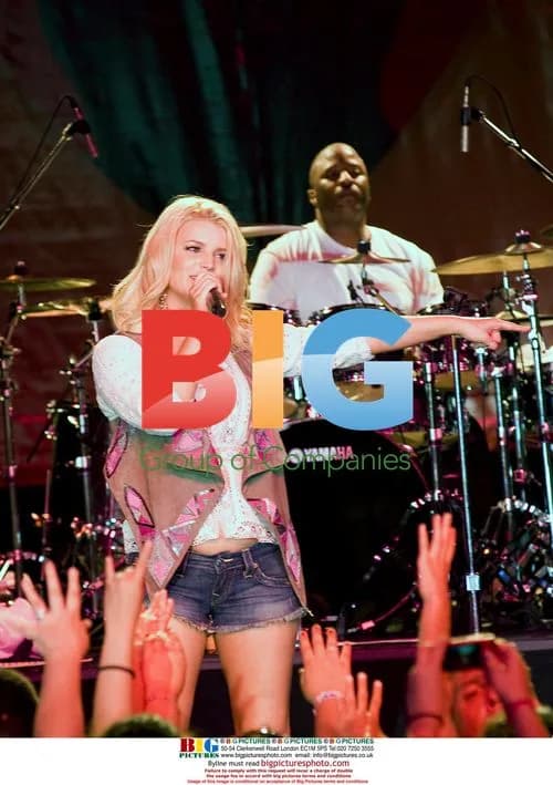 Jessica Simpson Performs at SeaWorld, Texas