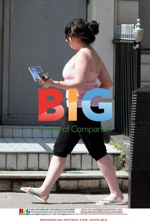 Natalie Cassidy in Disagreement with Traffic Warden