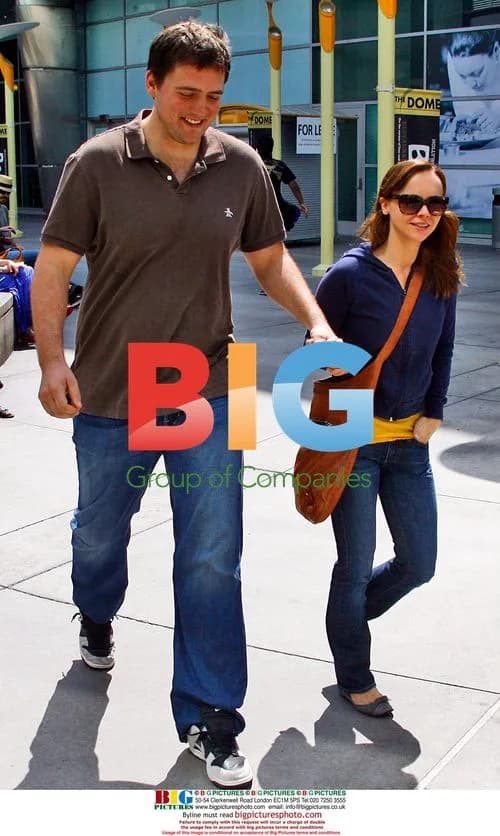 Christina Ricci Hides Engagement Ring