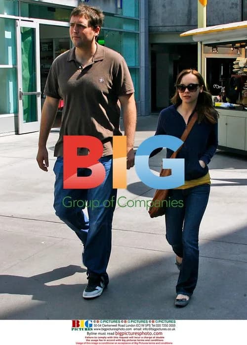 Christina Ricci Hides Engagement Ring