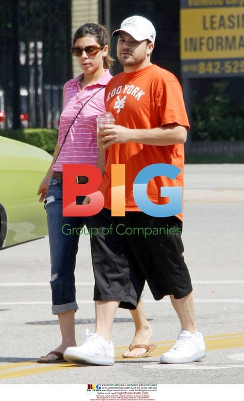 Jamie-Lynn Sigler and Jerry Ferrara grab coffee