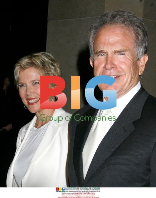 Annette Bening and Warren Beatty at Noche de Ninos Gala
