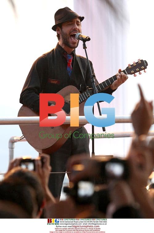 Charlie Winston Performs on TV Show in Cannes