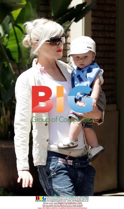 Gwen Stefani with son Zuma at The Grove