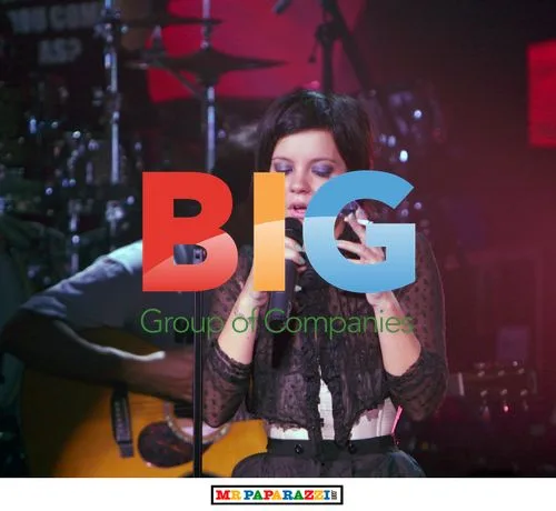 Lily Allen's nostalgic London performance