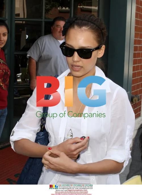 Jessica Alba gets parking tickets in Beverly Hills
