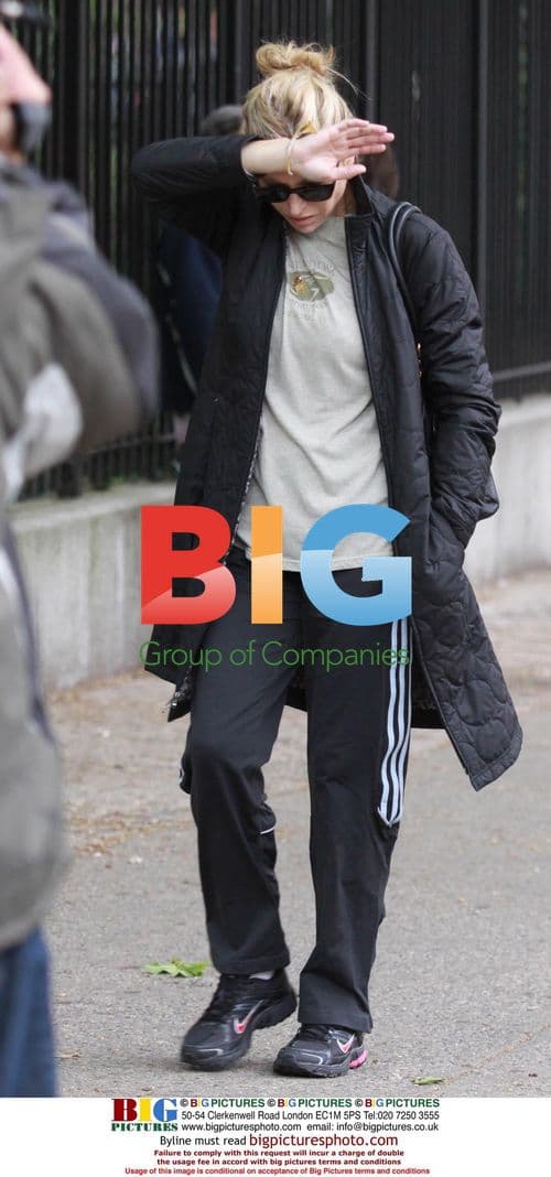 Tatum O'Neal reacting to questions about Farrah Fawcett