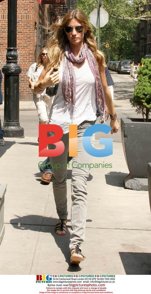 Gisele Bundchen leaving restaurant in NYC