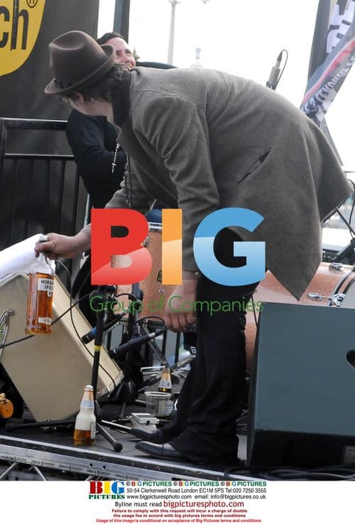 Pete Doherty pretends to dive at Great Escape Festival